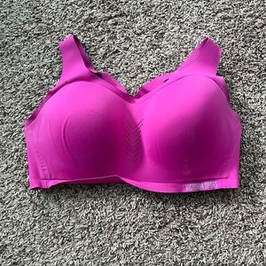 Victoria Secret Sport bra. Size: 36DDD